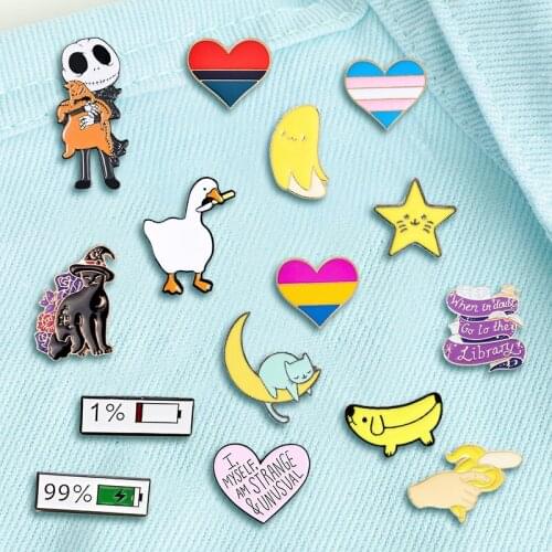 Creative Trendy Cartoon Cute Duck Oil Drop Brooch Pin Denim Bag Gift For Friends Men Women Fashion Jewelry Clothes Decoration