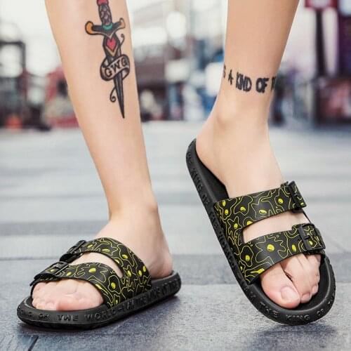 Slipper men trend outdoor wear summer home non-slip men personality wear wear bath summer beach cool slippers