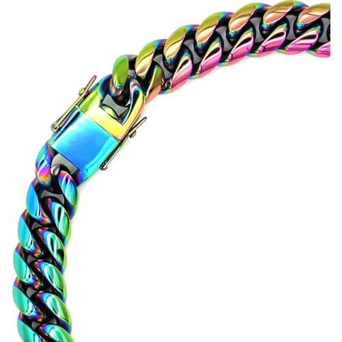 LUXTA Chokers On The Neck