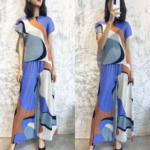 Pant Suits For Women 45-75KG Summer Printed Loose Stretch Miyake Pleated Large Size 2PCS Set Short Sleeved Top + Wide Leg Pants