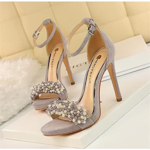 CHAXIAOA Suede Pumps