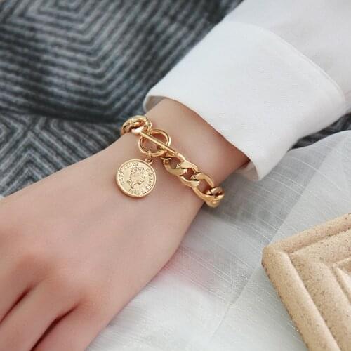 Vnox Retro Elizabeth Coin Charm Bracelets for Women Jewelry, Antioxidant Stainless Steel Cuban Curb Chain Female Accessory