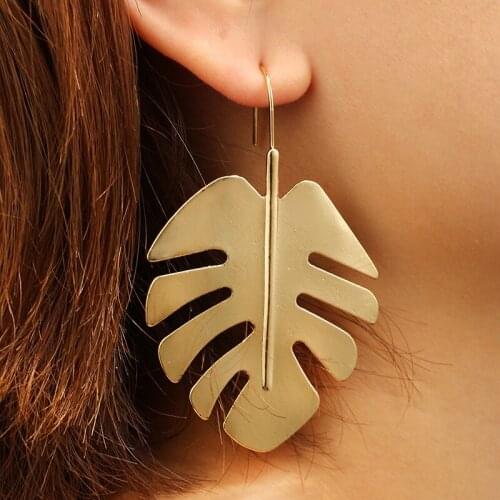 New Chic Gold Exaggeration Alloy Banana Earrings Restore Ancient Ways Vintage Leaf Shaped Eardrop Fashion Jewelry Wholsale