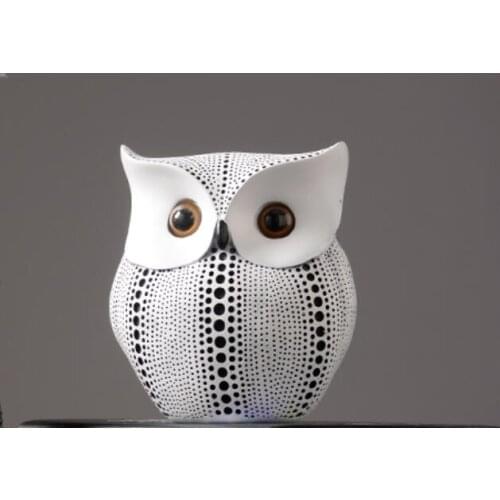 Modern simple home office lovely decoration soft resin creative crafts owl home statues sculpture Home wedding