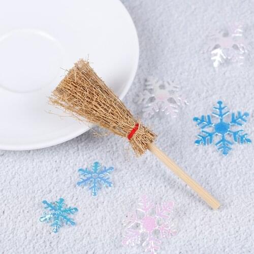 1PCS 1/12 Wood Broom Classic Toys Pretend Play Furniture Toys Dollhouse Furniture Miniature Dolls House Kitchen Yard Accessory