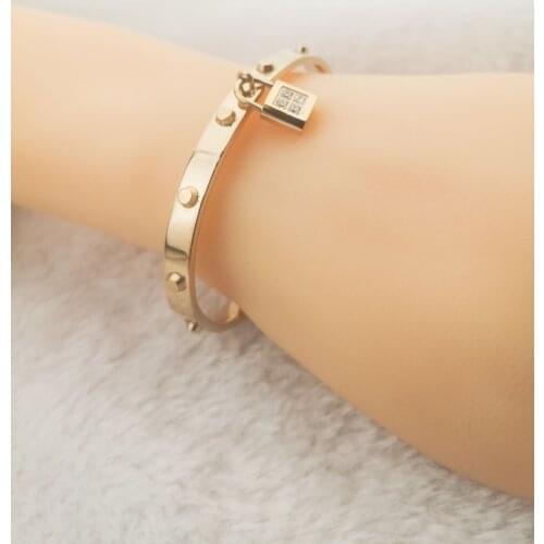 Hot European And American Classic Luxury For Women Bangle Steel Color Rose Color Lock