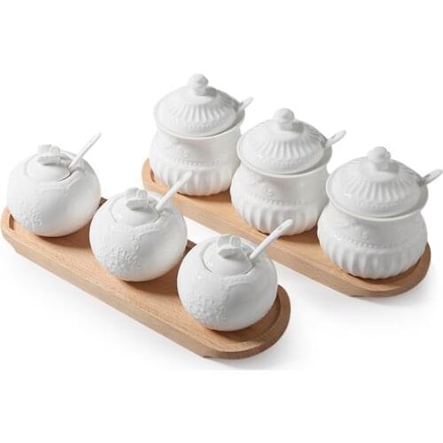 Butterfly Embossed Ceramic Spice Jar Salt Pot With Spoon Lid Goods Tank Kitchen Seasoning Box Bottle 3pcs sets
