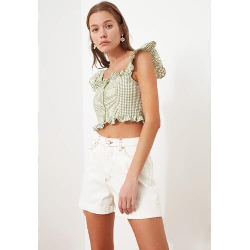 Trendyol Stitch Detailed Denim Shorts TWOSS21SR0433