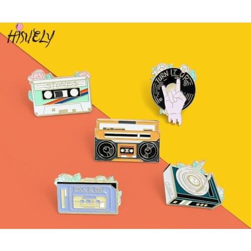 Fashion Personality Cartoon Radio Gramophone Brooch Retro Rock Record Creative Audio Tape Tape Enamel Brooch