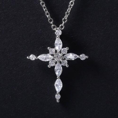 New Creative and Exquisite Cross Inlaid Zircon Ladies Pendant Necklace European and American Necklace Jewelry