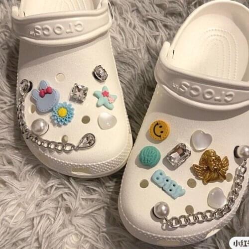 Brand Lovely Croc Charms DIY Fashion Shoe Charms for Crocs Cute Designer Chain Pearl Shoe Decoration for Croc JIBZ High Quality