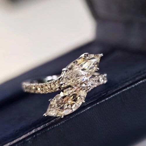 S925 sterling silver micro rhinestone 2 carat ring does not fade for women