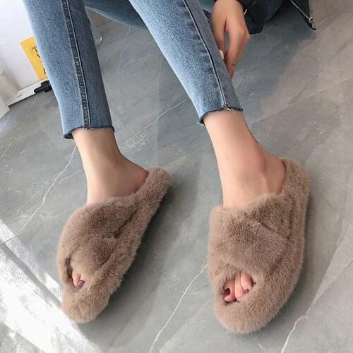 2021 Winter Women House Furry Slippers Fashion Faux Fur Warm Comfortable Women Flats Female Home Slides Black Plush Slippers