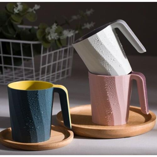 Creative and simple mouthwash cup INS stripe non-slip adult universal double-layer plastic handle threaded couple toothbrush cup