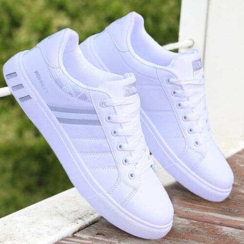 Mens Vulcanized Shoes Sneakers Boys Breathable Flats Comfortable Shoes Men Spring Autumn 2021 Fashion White Sneakers