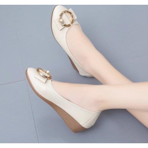 Spring Autumn 3cm Mid Heels Women Wedges Boat Shoes Pearl Slip on Shoes Woman Pumps Black Office Lady Shoes Black Beige 8675L