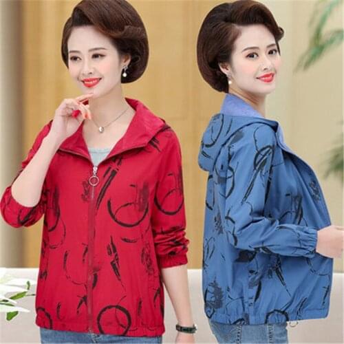 2020 Mother Spring Windbreaker Coat Middle-aged Womens Spring Autumn thin Hooded Jacket Large Size Short Long Sleeve Top B528