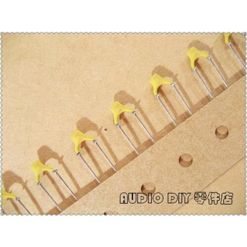 20pcs/100pcs Phili 679 series 2.7pF 100V 100V2.7pF 0.25pF NP0 silver film ceramic capacitor