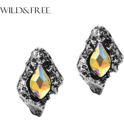 Women Vintage Zinc Alloy Rhombus Stud Earrings Retro Antique Silver Plated Green Metal Colorized Glass Fashion Earrings Jewelry