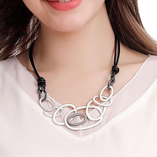 Trend Geometric Circles Chokers Necklace Chains Around the Neck Pendants for Women Korean Costume Jewelry Suspension Accessories