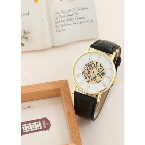 Hot Ultra-thin Fine Fashion Watch Burst Roman Pattern Hollow Couple Mens and Women Quartz Non-mechanical Bulk Items Wholesale