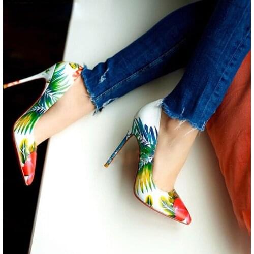 Bright Red Flowers Banana Leaf Printed High Heels Pumps Ladies 12cm Pointy Toe Patent Leather Floral Wedding Dress Shoes