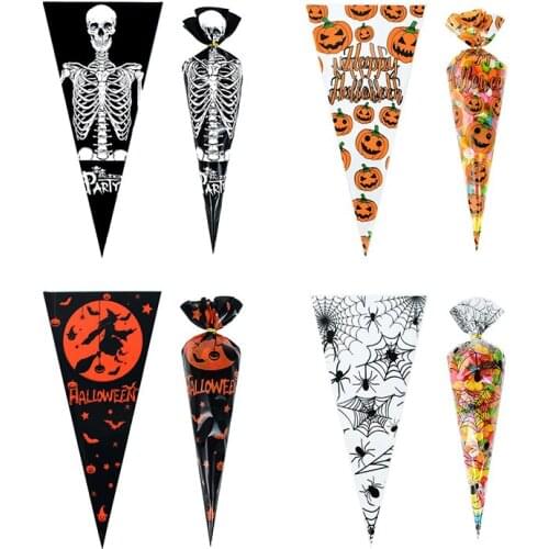150Pcs Triangle Candy Bag Pumpkin Bat Spider Web Witch Print DIY Kid Masquerade Halloween Theme Party Decor Dessert Gift Package