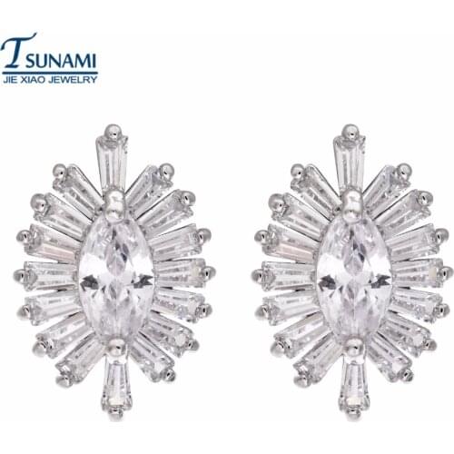 Zircon earrings with the shape of a romantic horse Its a wedding party for all kinds of occasions ER-072