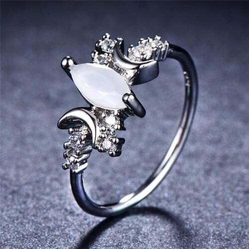 Female White Opal Moon Stone Ring Fashion Silver Color Wedding Jewelry Promise Love Engagement Rings For Women