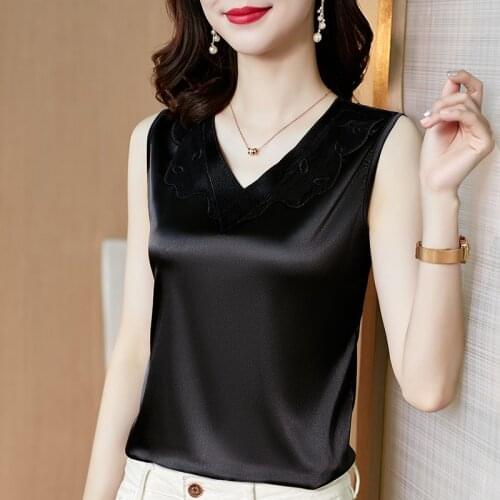 2021 Korean fashion sexy top vest ladies slim sexy lace V-neck vest top