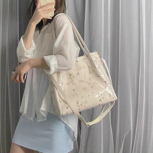Women 's Crossbody Large Capacity Shoulder Bag Embroidered 2021 Summer New All -Matching Girlish Portable Jelly Tote Bag