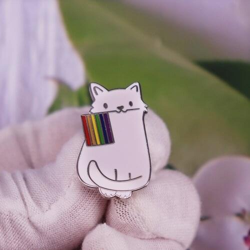Kitty Cat with the LGBT Pride flag Enamel Pin Rainbow Gay Brooch jewelry Novel lapel flair addition
