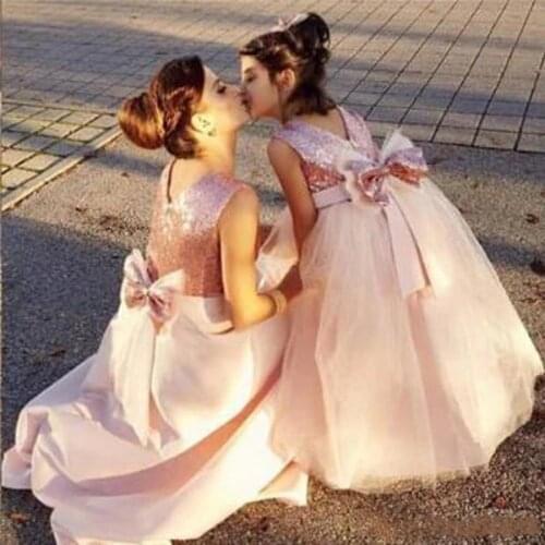 Customized Ball Gown Baby Girls Dresses For Weddings Champagne Tulle Sequins Mother Daughter Dress Party Gown