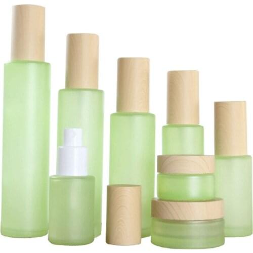 50Pcs 20g 30g 50g 20ml 30ml 40ml 50ml 60ml 80ml 100ml 120ml green Frost Glass Cream Jar with Wooden line Cap Lotion Spray bottle