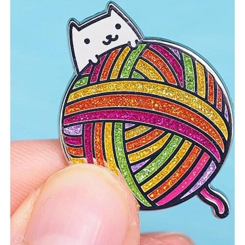 Sweet Cartoon Glitter Rainbow Yarn Ball Kitty Enamel Brooch Pin Hat Bag Collar Lapel Pins Badges Fashion Jewelry Accessories