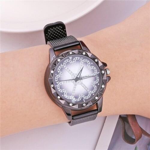 Womens Luxury Brand Wild Ladies Casual Bracelet Watch Crystal Dress Leather Watch Quartz Watch Woman petal Clock Reloj Mujer