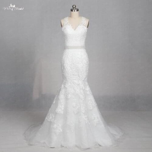 LZ156 Charming Applique Bridal Gowns Mermaid Lace Wedding Dresses Halter Trumpet Floor Length Vintage Wedding Dress Girl