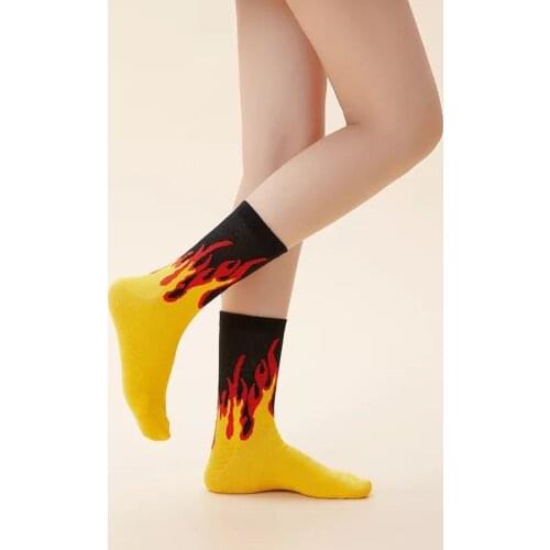 New Hot Vitality Spring Summer Hip Hop Flame Printed Outing Skateboard Man Street Fashion Woman Strange Casual Middle Tube Socks