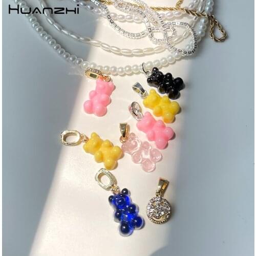 HUANZHI 2021 New Colorful Transparent Bear Couple Pendant Pearl Necklace Set Creative Smiley Choker Jewelry for Women Girl Gifts