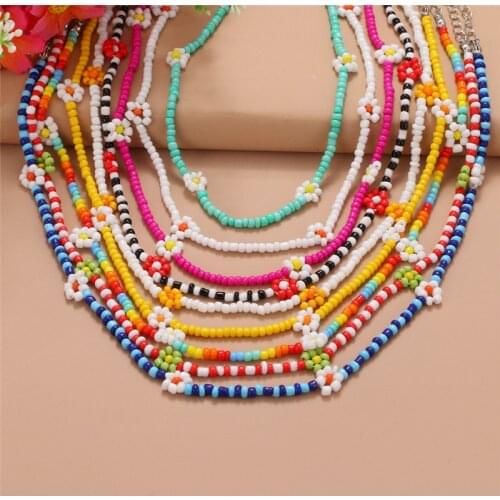 Bohemian Handmade Rainbow Seed Beads Necklace Women Sweet Daisy Acrylic Flowers Beaded Choker Necklace Jewelry Short Necklace
