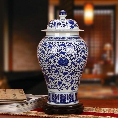 Jingdezhen Porcelain Hand Painted Blue And White Porcelain Flowers porcelain Ginger jar Classical Home Decoration temple jar