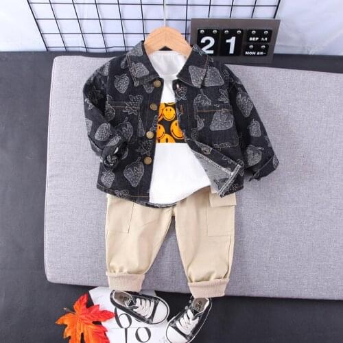 2021 spring and autumn childrens suit boys strawberry denim jacket T-shirt trousers three-piece suit boys fashion casual jacket