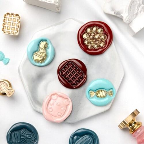 Special-shaped metal seal head hut fruit animal flower embossed seal head wax seal laurel wax seal envelope