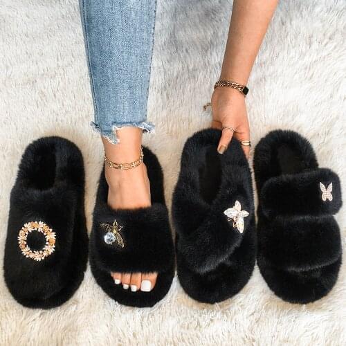 Fluffy Slippers Women Outdoor Flat Sandals Bedroom Flip Flops Furry Slides Platform Home Slippers Luxury Designer Winter Shoes