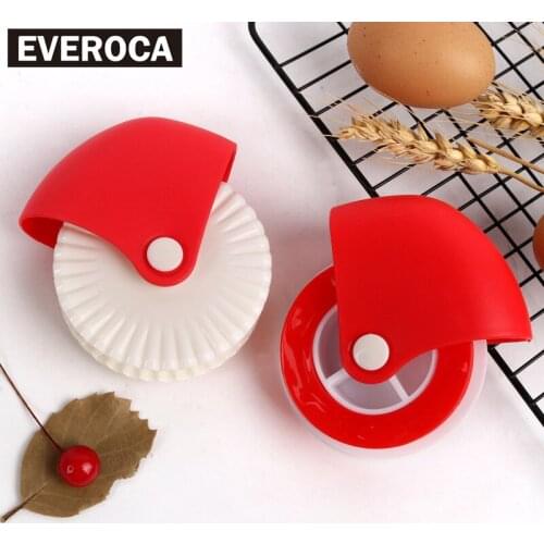 Kitchen Tools Pizza Pastry Cutter Roller Dough Cutter Plastic Pasta Maker Dough Knife Hob Creative Turning Kitchen Baking Tools