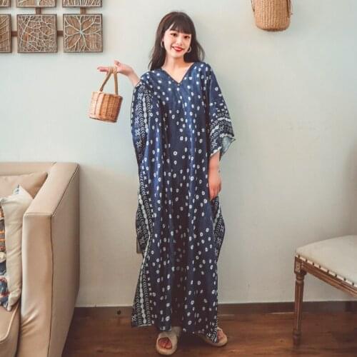 Make qinghai Tibet tourism take national wave o 'clock printing loose batwing coat v-neck split dress