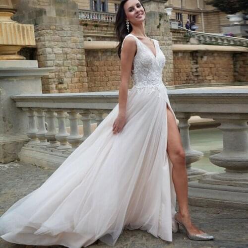 2021 V Neck Wedding Dress Bohemian Beach Boho A Line Applique Tulle Floor Length Low Back Bridal Gowns with Front Split