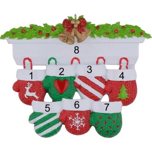 Mantel Gloves Family of 7 Polyresin Personalized Christmas Ornaments Hand Painted Textured Figurine For Gifts Home Decoration