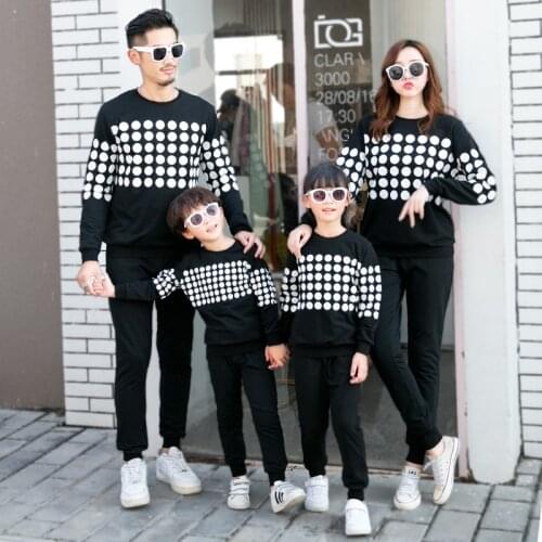 Spring Autumn Matching Family Outfits Mother/Father/Daughter/Son Sport Sets O-neck Sweatshirts and Black Pants 2pcs Clothes Set