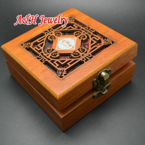 High Quality Chinese Style Wood Carved Bracelet Packing Display 10x10x5cm Jewelry Box